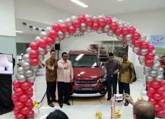 Wuling Buka Dealer di Pekanbaru dan Serahkan Confero Wuling terus melakukan penetrasi pasar dengan membuka dealer 3S di Pekanbaru