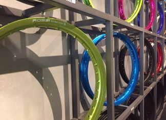 Toko Pelek Motor Ini Cuma Jualan Pelek Tidak Terima Pasang pelek vrossi