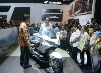 Ini Yang Membuat Harga Honda Gold Wing Mencapai Satu Milyar Lebih honda gold wing