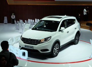 Sudah Bisa Dipesan, Harga DFSK Glory 580 Mulai Dari Rp 220 Juta glory 580