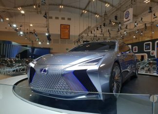 Lexus Hadirkan 2 Mainan Baru Konglomerat Indonesia di GIIAS 2018 lexus giias