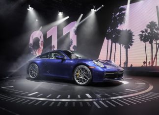 Porsche 911 Terbaru Lebih Berotot Tapi Tetap Pertahankan Identitas Asli porsche 911