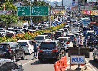 Malam Tahun Baru Jalur Puncak Ditutup, Ini Jalan Alternatif Menuju Cianjur car free night puncak