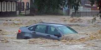 mobil bekas banjir