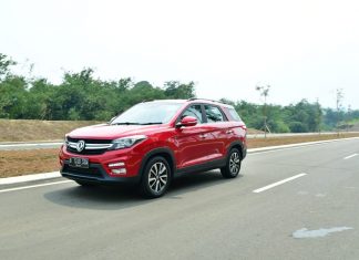 SUV DFSK Glory 560 Bisa Diandalkan untuk Melibas Banjir Suv dfsk glory 560