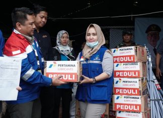 Pertamina Lubricants Salurkan Donasi untuk Korban Banjir Lebak donasi korban banjir