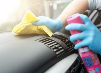 bersih-bersih interior mobil