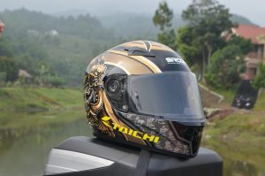 tips bersihkan helm