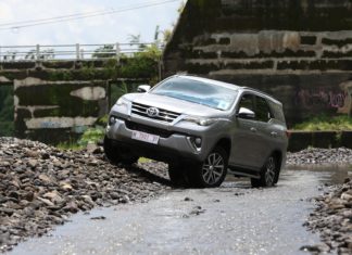 Persiapan Model Baru, Toyota Fortuner Lama Diskon Puluhan Juta toyota fortuner lama diskon puluhan juta