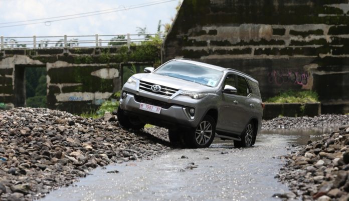 toyota fortuner lama diskon puluhan juta