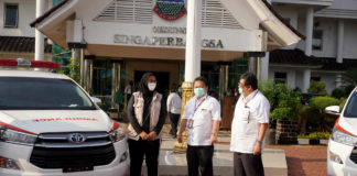 toyota indonesia donasi innova ambulans