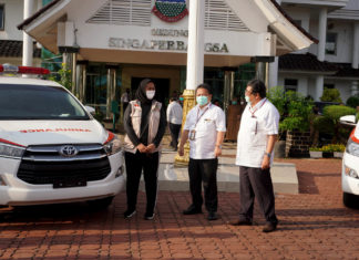 toyota indonesia donasi innova ambulans