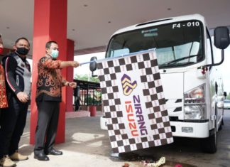 Isuzu Elf Dipilih Sebagai Feeder Bus Trans Semarang isuzu elf feeder bus trans semarang