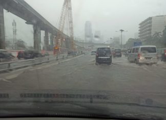 persiapan berkendara di musim hujan