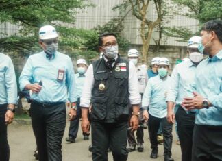 Ridwan Kamil Lakukan Kunjungan ke Pabrik Sepeda Motor Listrik ridwan kamil pabrik motor listrik gesits