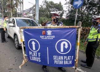 Kendaraan di Luar Plat F yang Masuk Jalur Puncak Bakal Diputar Balik Plat f puncak bogor