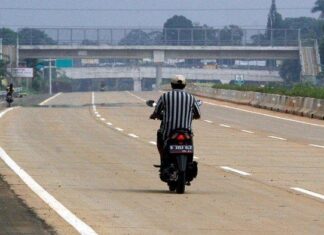 Masuk Jalan Tol, Pemotor Ini Tidak Ditilang Polisi, Kenapa ya? motor masuk tol