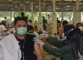 Peduli Covid-19, Pabrikan Otomotif Berikan Vaksin untuk Pekerja Pabrik vaksin pekerja pabrik