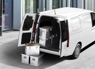 Hyundai Staria Dijadikan Mobil Pengangkut Barang hyundai staria blind van