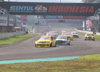 Pertarungan Sengit One Make Race Mercedes-Benz di Sirkuit Sentul persaingan pembalap one make race Mercedes-Benz 2021