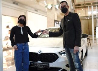 BMW Indonesia Serahkan unit Pertama Seri 2 Terbaru ke Konsumen BMW Seri 2 Terbaru resmi jadi milik Greysia Polii