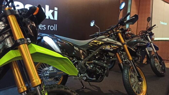 Kawasaki KLX terbaru resmi mengaspal di Indonesia