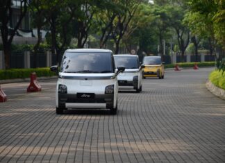 BBM Makin Mahal, Mobil Listrik Wuling Air EV Solusinya! Bbm makin mahal saatnya beralih ke mobil listrik