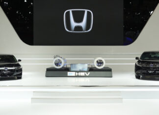 2 Model Hybrid Baru Honda Resmi Diperkenalkan di GIIAS 2022 Honda CR-V Hybrid resmi diperkenalkan di GIIAS 2022