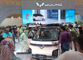 Mobil Wuling Air EV jadi pusat perhatian di GIIAS 2022