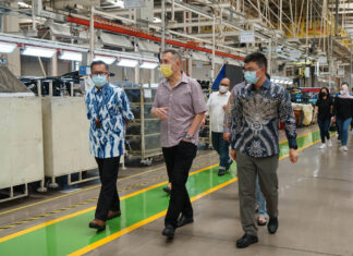 Bos Jalan Tol Jusuf Hamka Jadi Pemilik Fleet Pertama Wuling Air EV Jusuf hamka wuling air ev