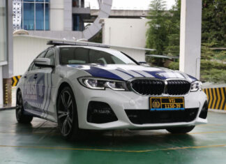 Mobil BMW 330e M Sport Resmi Jadi Pengawal KTT G20 BMW 330e M Sport jadi mobil pengawal KTT G20