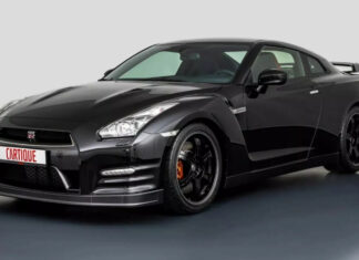 Sebastian Vettel jual Nissan GT-R R35 Black Edition miliknya