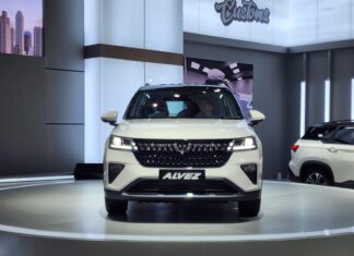 Wuling Alvez Resmi Meluncur, Paling Murah Cuma Rp 209 Juta Wuling Alvez IIMS harga
