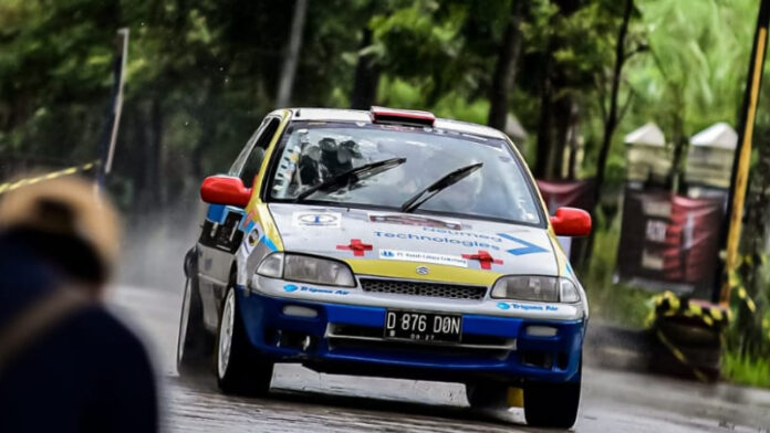 Suzuki Cultus milik Don Darmawan tuntaskan pertarungn di Kejurnas Sprint Rally 2023