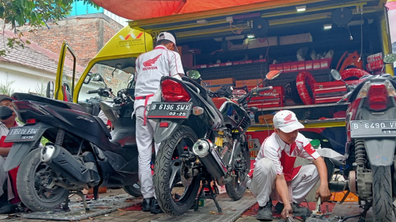 Wahana Honda berikan servis motor gratis untuk wartawan