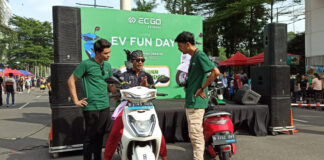 Kehadiran motor listrik ECGO di Car Free Day sukses pikat masyarakat