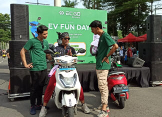 Kehadiran motor listrik ECGO di Car Free Day sukses pikat masyarakat