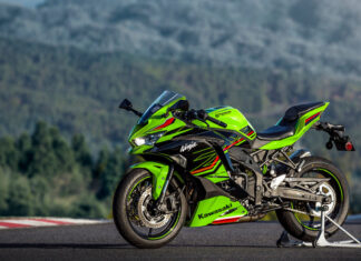 Kawasaki Ninja ZX-4RR Resmi Mendarat, Harganya Tembus Rp240 Jutaan Kawasaki Ninja ZX-4RR resmi mengaspal di Indonesia dengan harga Rp240 juta