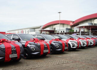 Penyerahan 100 unit Omoda 5 kepada konsumen