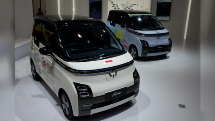 Pencapaian penjualan Wuling Air Ev sebagai mobil listrik terlaris di Indonesia