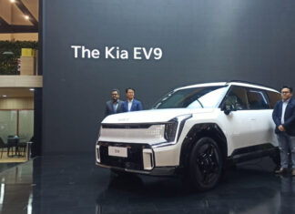 Kia EV9 GT Line Panaskan Perang Mobil Listrik di GIIAS 2023 Kia EV9 GT Line panaskan perang mobil listrik di pameran GIIAS 2023