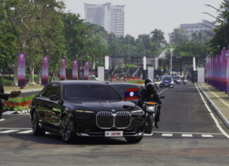 BMW i7 Jadi Kendaraan Listrik Pendukung KTT ASEAN 2023 Sedan listrik BMW i7 jadi kendaraan yang digunakan delegasi pada KTT ASEAN Ke-43 di Jakarta
