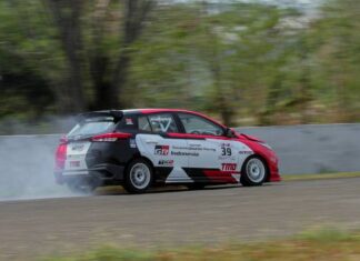 Mobil Balapnya Sempat Bermasalah, Haridarma Sukses Raih Superpole Mobil balap Haridarma Manoppo alami masalah