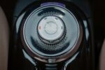 Rotary Gear Selector pada bagian konsol tengah Wuling BinguoEV