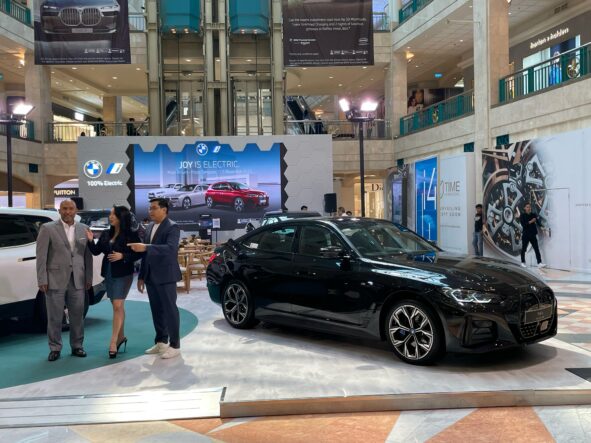 bmw mobil listrik senayan