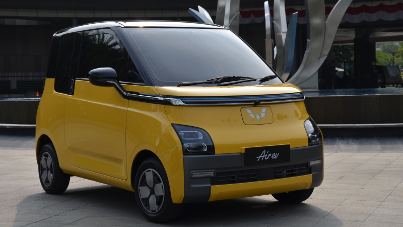 Wuling Air EV dinobatkan sebagai mobil listrik terbaik FORWOT 2023