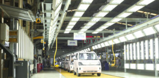 Produksi mobil listrik Seres E1 telah dilakukan di pabrik Cikande, Serang, Banten