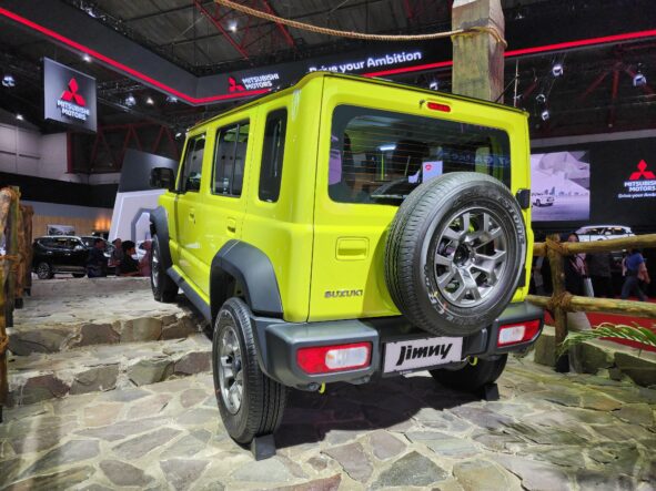 suzuki jimny 5 pintu