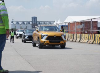 Mitsubishi Xforce Buatan Indonesia Resmi Diekspor ke Vietnam ekspor perdana mitsubishi xforce