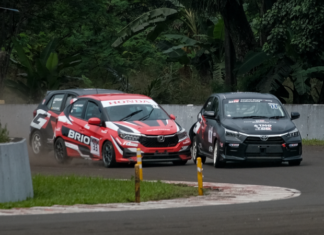 Toyota Berikan Respon Terkait Kisruh di Kejurnas ITCR 1.200 Mobil pembalap Toyota ditabrak saat melakoni Kejurnas ITCR 1200